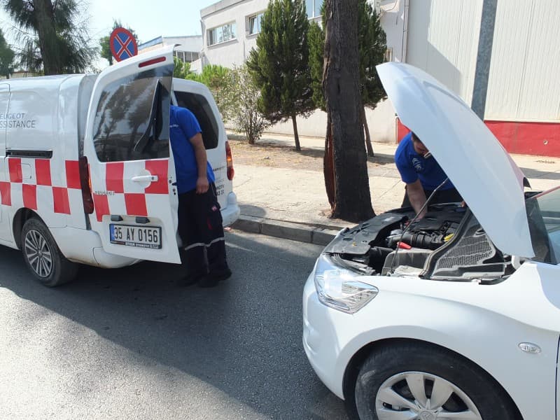 Peugeot Cam Fiyat: Yeni vs Çıkma